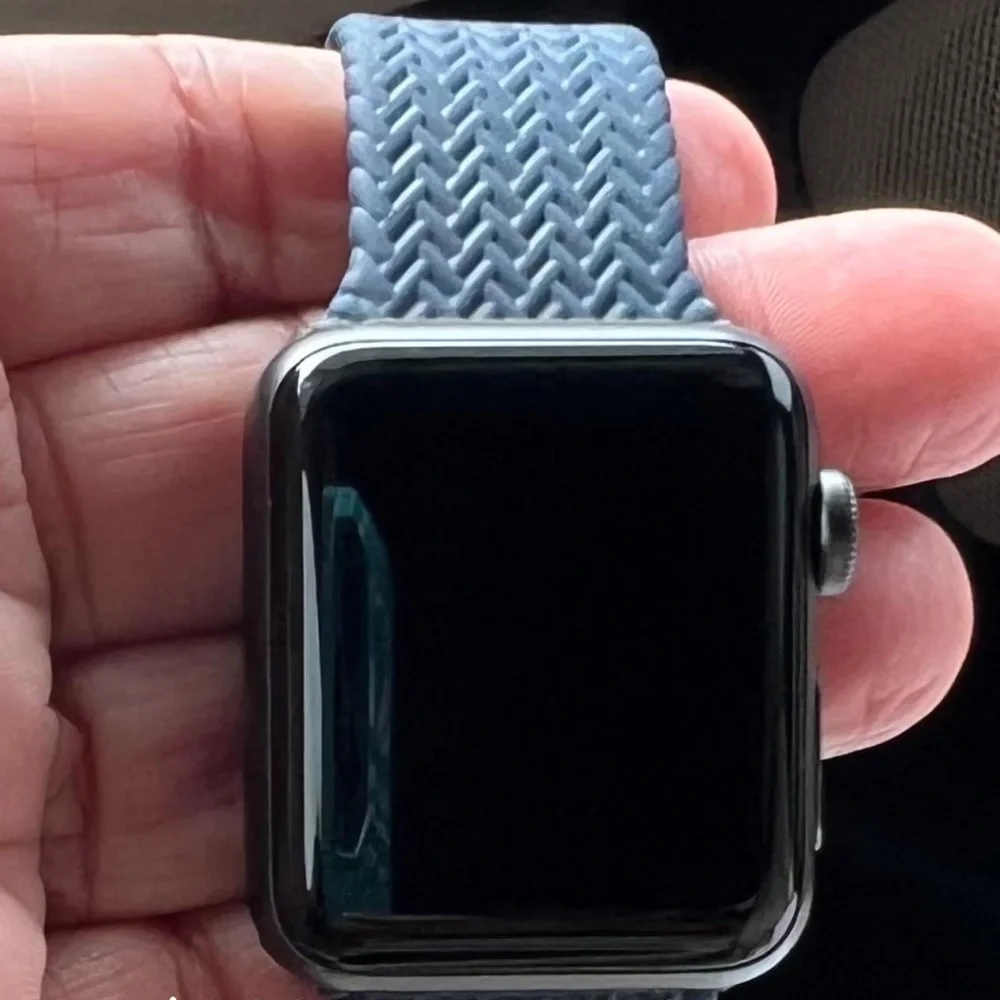 Apple Watch Series 3 38 mm space grey with GPS.